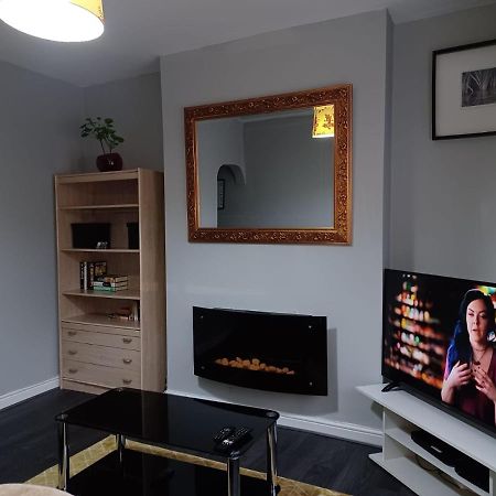 Pearson House - Huku Kwetu 3 Bedroom End Of Terrance House - Family And Business Group Self Catering Accommodation -Huku Kwetu Nottingham Esterno foto