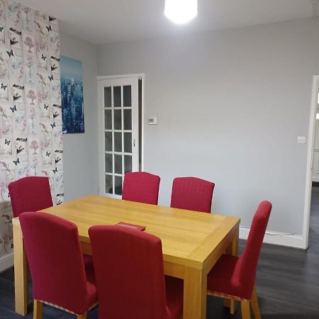Pearson House - Huku Kwetu 3 Bedroom End Of Terrance House - Family And Business Group Self Catering Accommodation -Huku Kwetu Nottingham Esterno foto