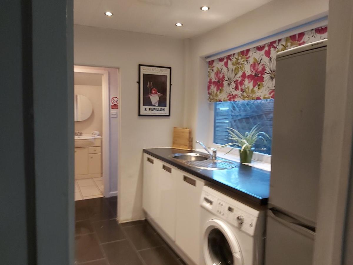 Pearson House - Huku Kwetu 3 Bedroom End Of Terrance House - Family And Business Group Self Catering Accommodation -Huku Kwetu Nottingham Esterno foto