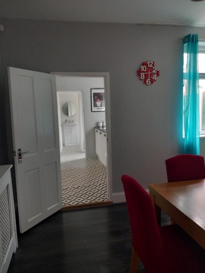 Pearson House - Huku Kwetu 3 Bedroom End Of Terrance House - Family And Business Group Self Catering Accommodation -Huku Kwetu Nottingham Esterno foto